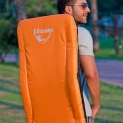 כסא הנוחות בנשיאה על הגב